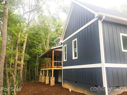 85 Falling Leaf Lane sold home in Hoblestik Ridge, Saluda, NC