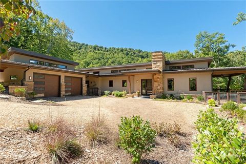 121 High Hickory Trail