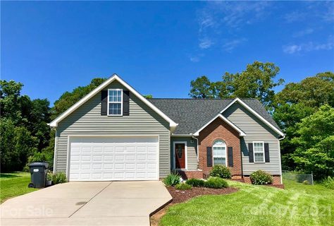 127 Whistling Pines Drive