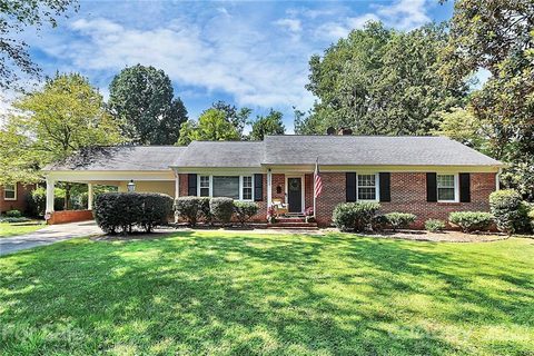3222 Northampton Drive