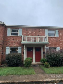 1201 Green Oaks Lane J sold townhome in Jamestowne Commons, Charlotte, NC