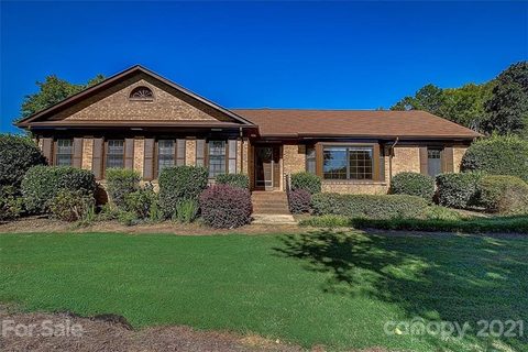 3100 Windrow Lane