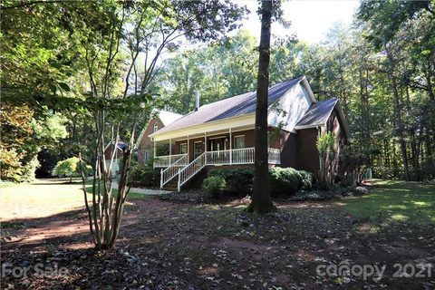 6252 Meadowview Drive sold home in Autumn Acres, Davidson, NC
