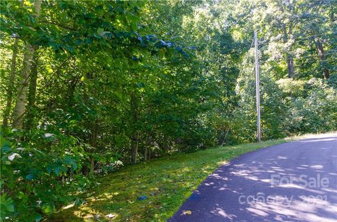 000 Deer Trail Drive Tr 3/2