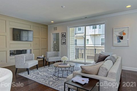 1205 Cotswold Place