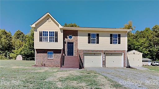 2749 6th Avenue sold home in Meridian, Hickory, NC
