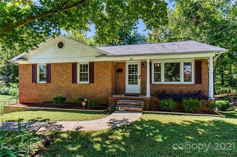 1439 Grovewood Drive