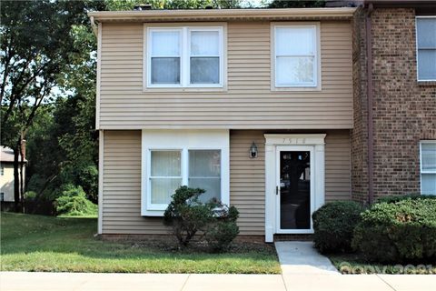 7518 Holly Grove Court sold townhome in Holly Grove, Charlotte, NC