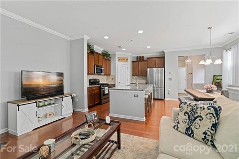 7037 Broughton Lane