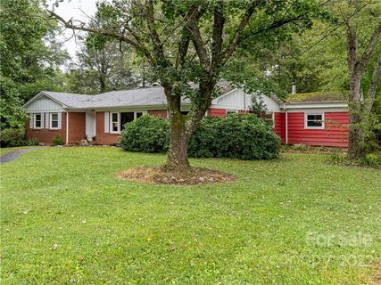 5 Crestwood Lane sold home in Woodside Hills, Candler, NC
