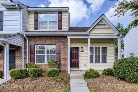 730 Rock Lake Glen