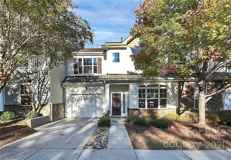 3033 Hibiscus Circle
