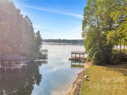 130 Quail Hollow Drive sold lot in Waterfront Woodbridge, Kings Mountain, NC