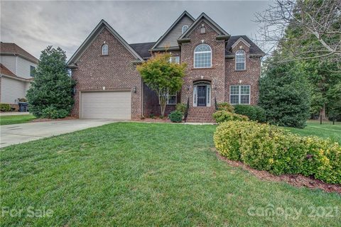 2111 Eskridge Terrace sold home in Mill Creek Falls, Lake Wylie, SC