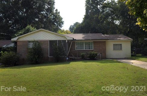 1544 W Colonial Drive