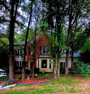 7923 Harrington Woods Road