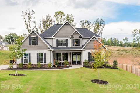 2621 Lake Front Drive sold home in Lakefront Woods, Belmont, NC