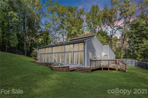 1934 Dove Drive