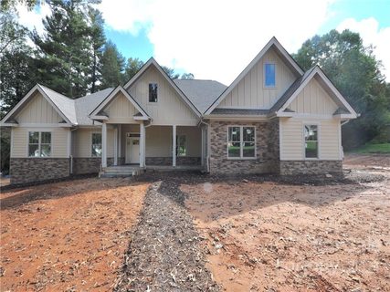 9 Ashley Place sold home in Ashley Place, Hendersonville, NC