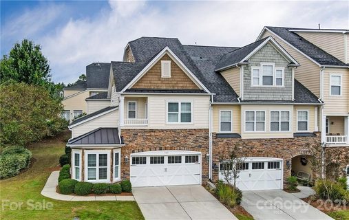 305 Wave Crest Drive