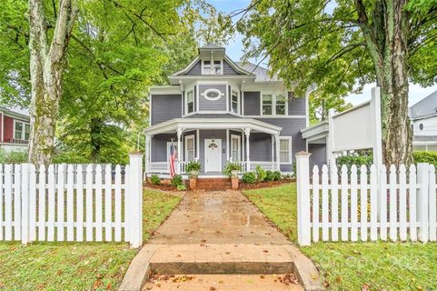 328 Davie Avenue sold home in Historic District, Statesville, NC