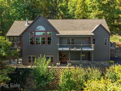 323 Pinnacle Drive