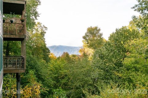 222 Creekside Way D/102