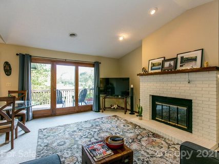 139 Essex Circle D