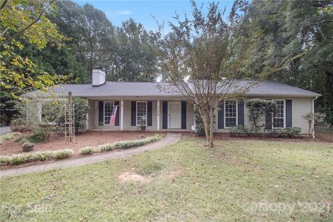 7935 Saddleview Court sold home in Steeplechase, Charlotte, NC