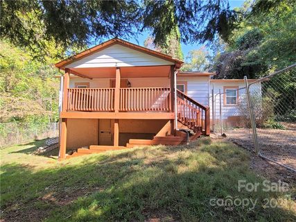 2 Arbutus Road sold home in Arbutus Park, Asheville, NC