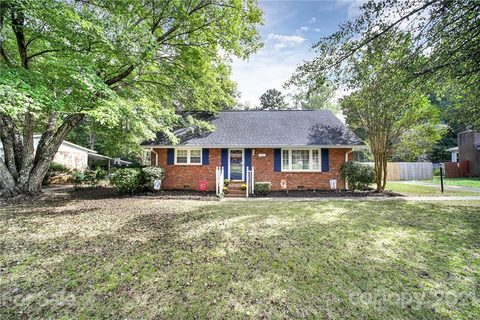 1025 E Meadow Drive