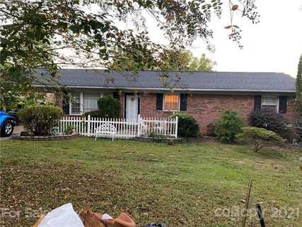 2434 Lewiston Drive