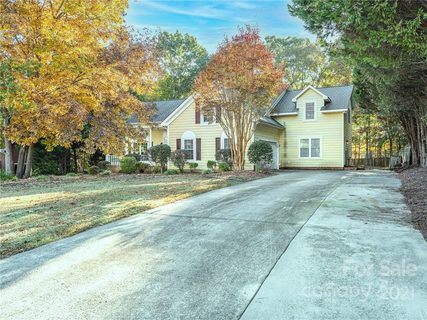 906 Houston Drive