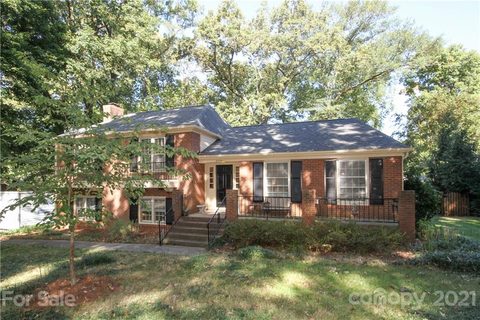 6924 Queensberry Drive