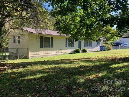 33 Snowball Lane 2