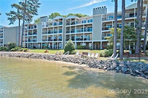 20407 Harborgate Court 402
