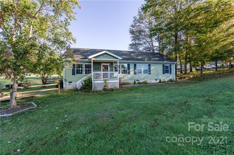 47 Meadow Drive sold home in Meadows Of Etowah, Horse Shoe, NC