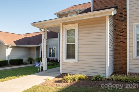 7820 Renaissance Court A sold condo in Renaissance Gardens, Charlotte, NC