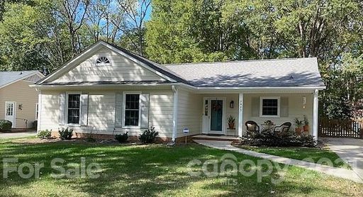 2425 Turnberry Lane