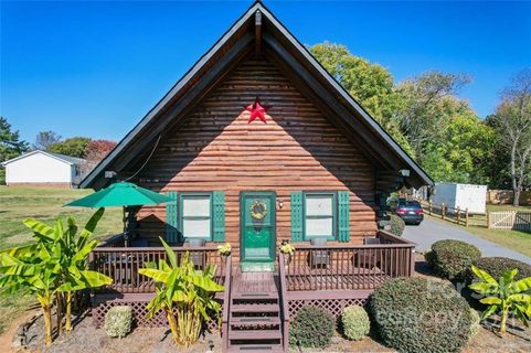 312 Commodore Loop