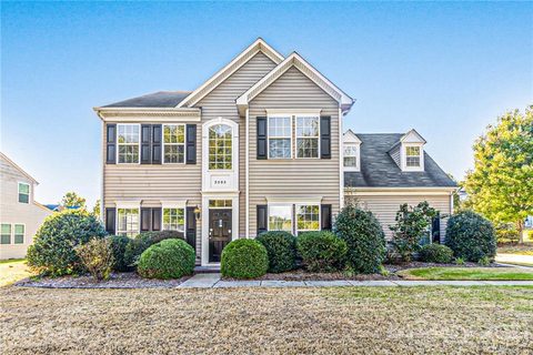 2505 Scarlet Oak Drive
