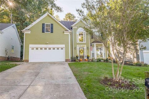 6113 Rosebriar Lane