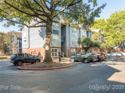 525 Graham Street 2B
