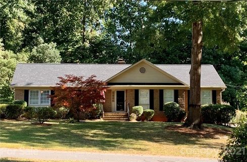 2424 Ramblewood Lane
