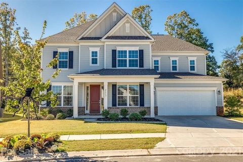 2613 Suffolk Place