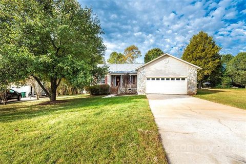 1520 Farmington Hills Drive