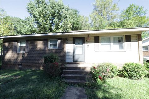 2130 Longleaf Drive