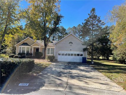 1513 Dalwen Green Court