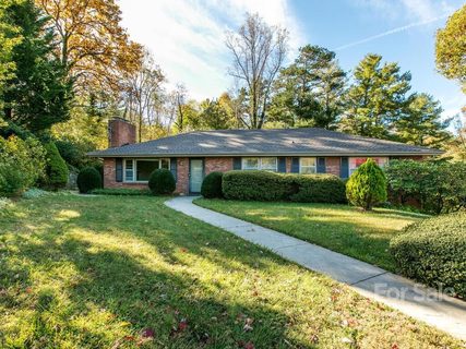 19 Reynolds Place sold home in Beaver Lake, Asheville, NC
