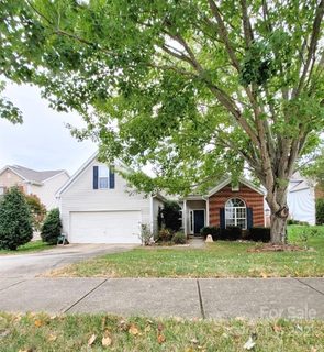 9915 Empire Woods Court